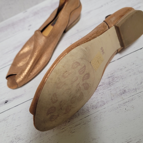 Elegant Gold Women's Loafers - Picture 5 of 5